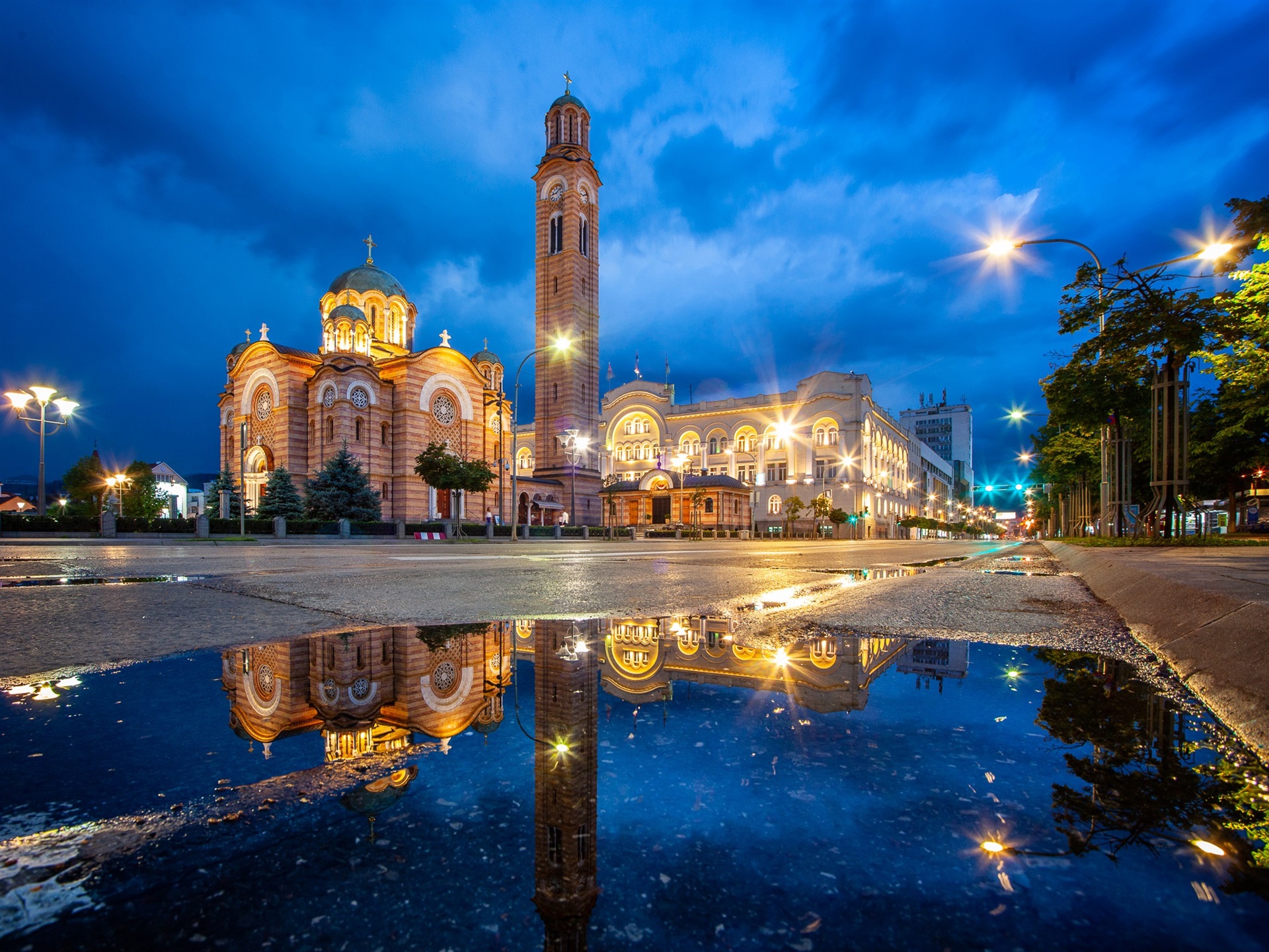 开云网站-城市灯光水上摩托，青春夜色的极速追逐的简单介绍