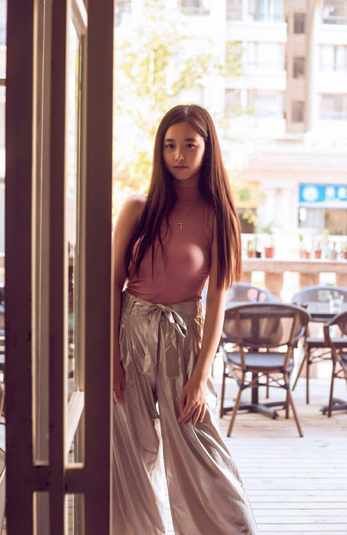 开云官方-“冰雪奇迹：北极圈最激烈的雪地赛段揭秘”，冰雪奇缘特别篇 北极之光 在线观看