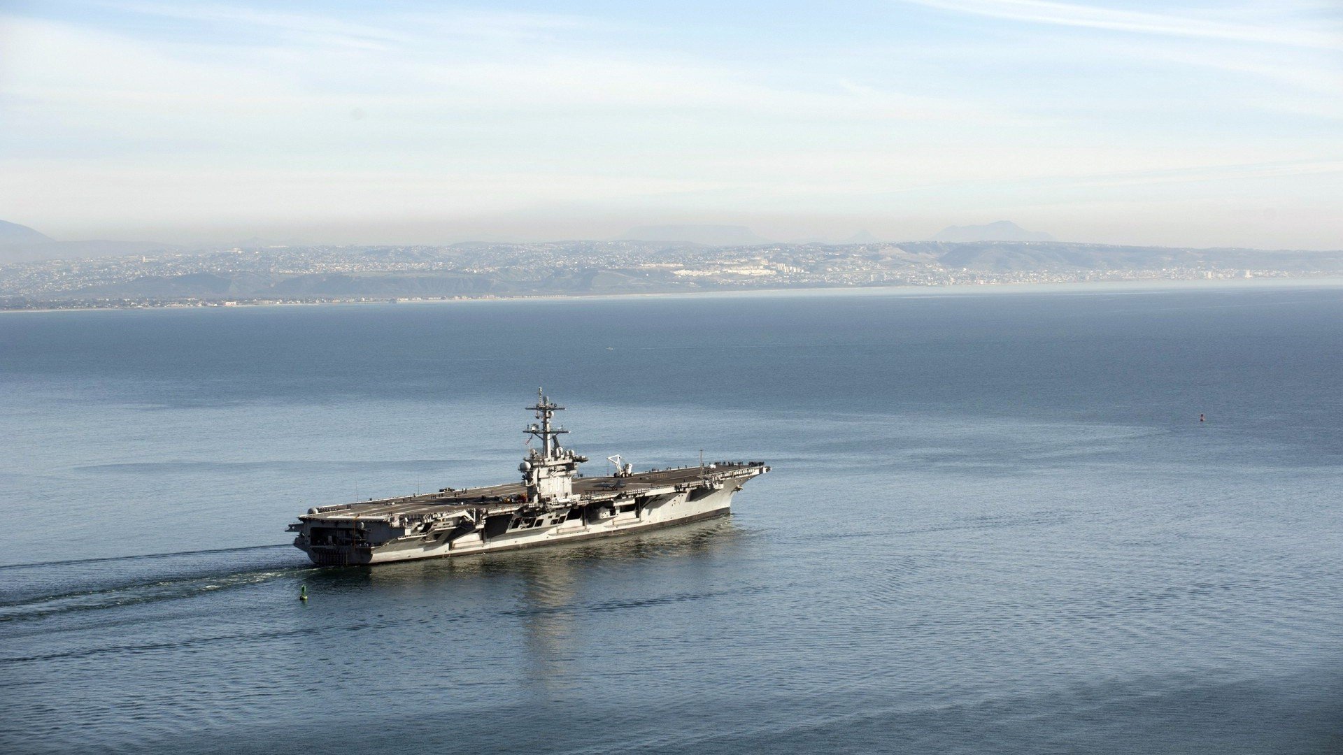 “极速追逐：瞬间超车让全场沸腾”，极速追赶