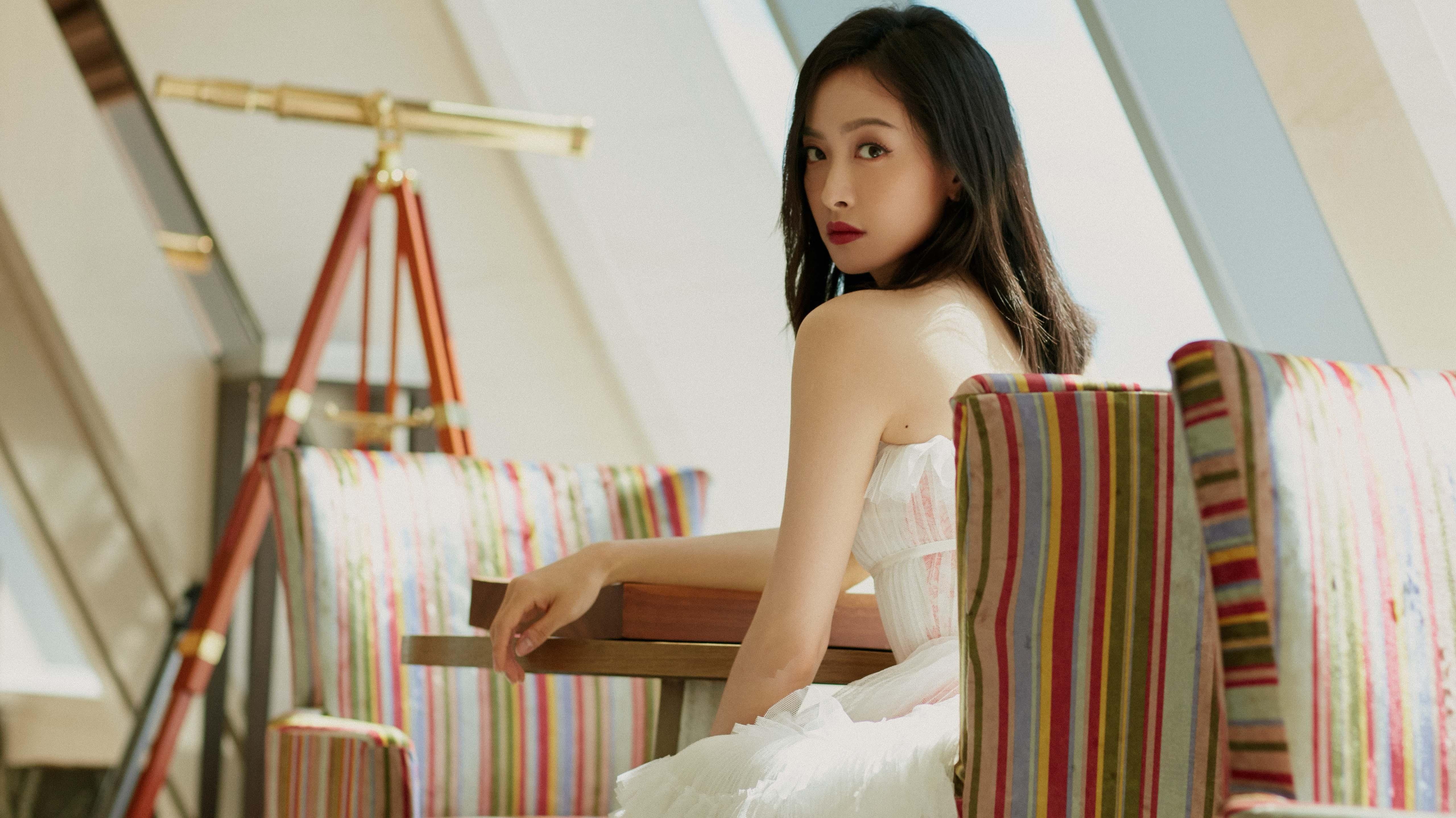 “足球公益活动在贫困地区扎根，普及足球运动”，足球公益活动策划方案