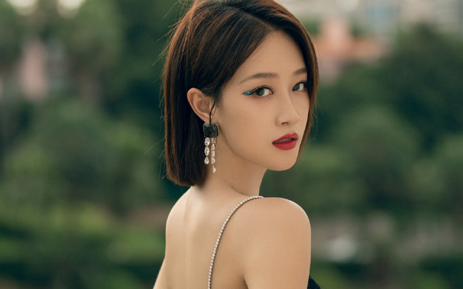 女子网球年终总决赛落幕,郑钦文跻身世界前十,2021年女子网球